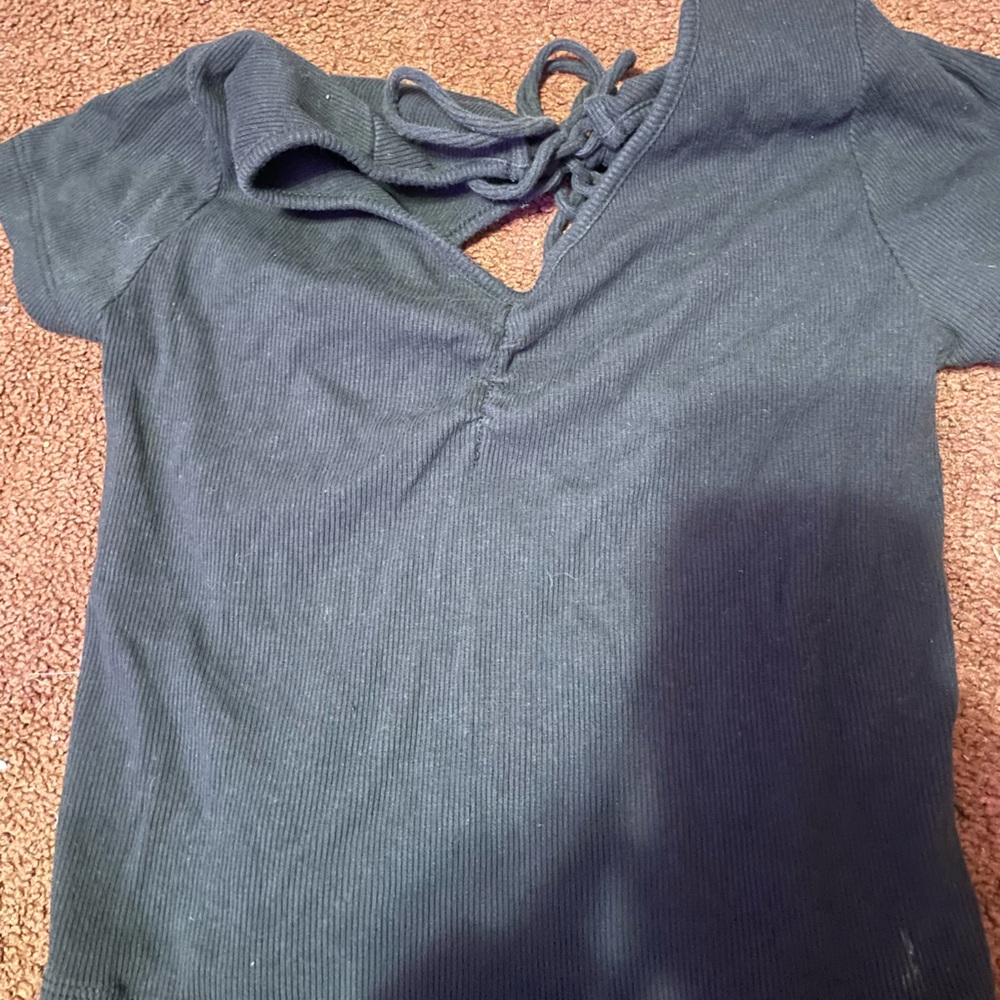 Cropped black tee with open back(with tie)